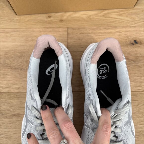 Asics Womens Versablast 4 Running Shoes Size 9 Gray White Gym Comfort 1012B775 - Picture 4 of 15